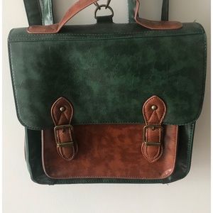 Cute vintage style convertible purse + backpack